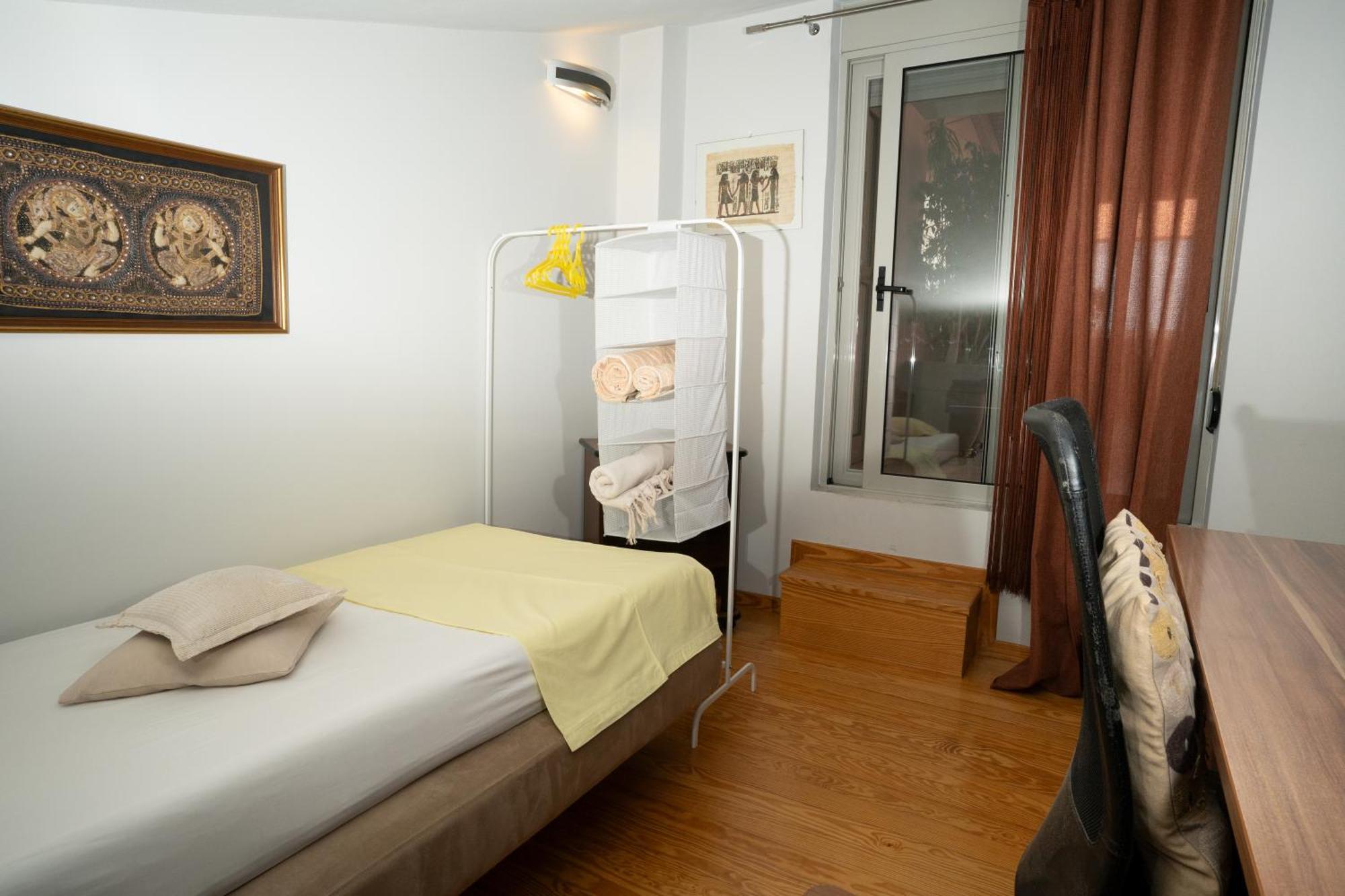 Maria'S Airport Apartment Коропион Екстериор снимка