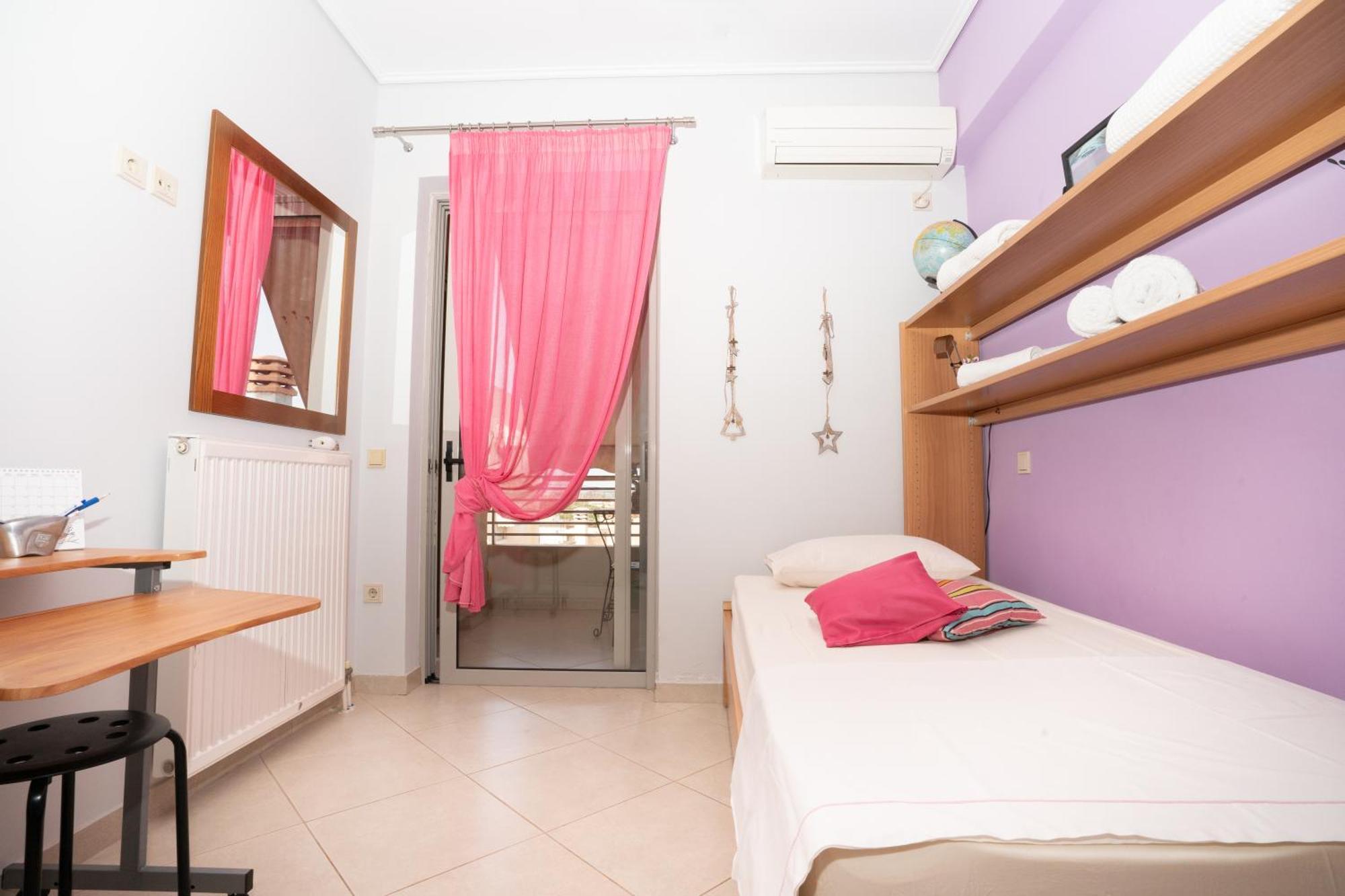 Maria'S Airport Apartment Коропион Екстериор снимка