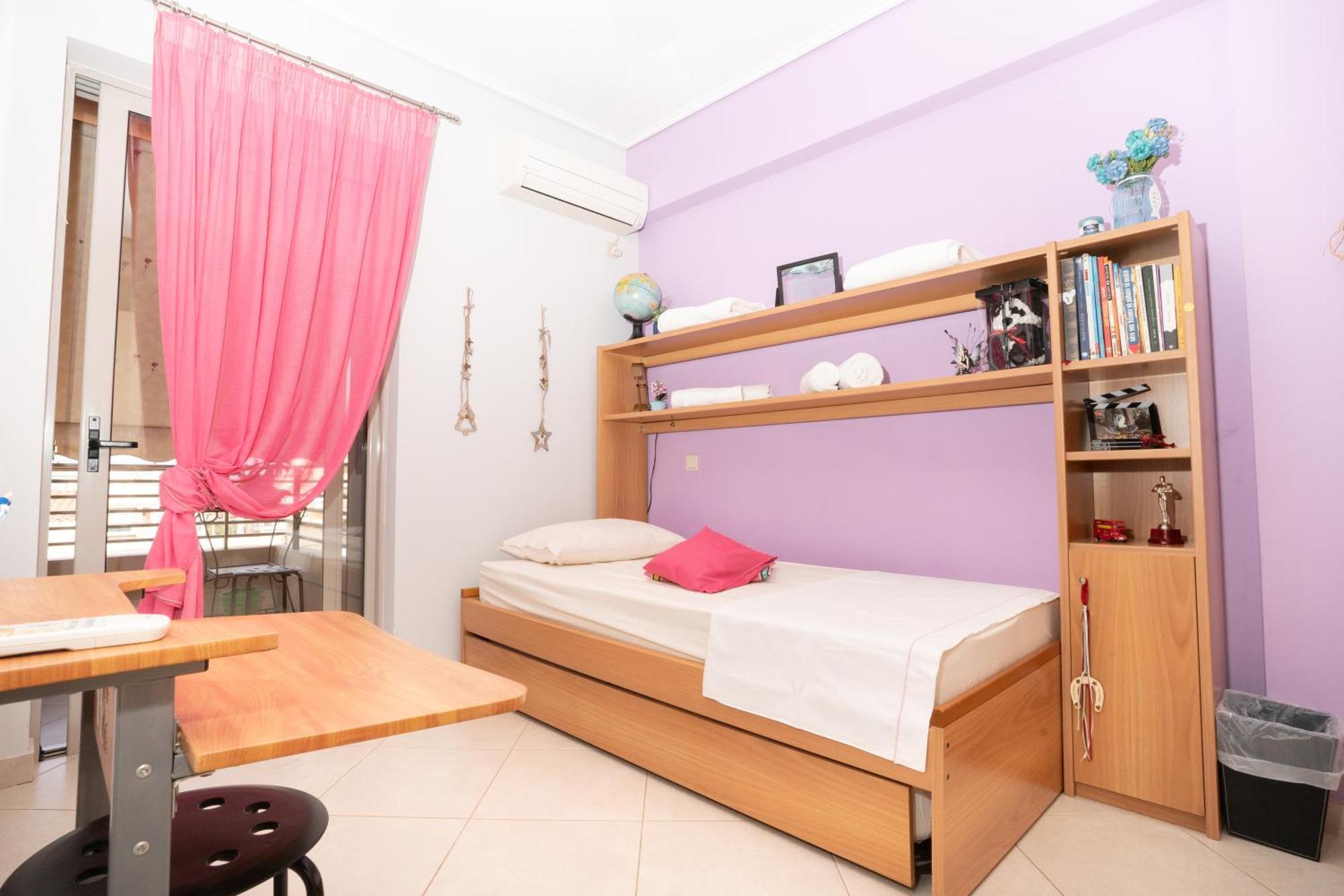 Maria'S Airport Apartment Коропион Екстериор снимка