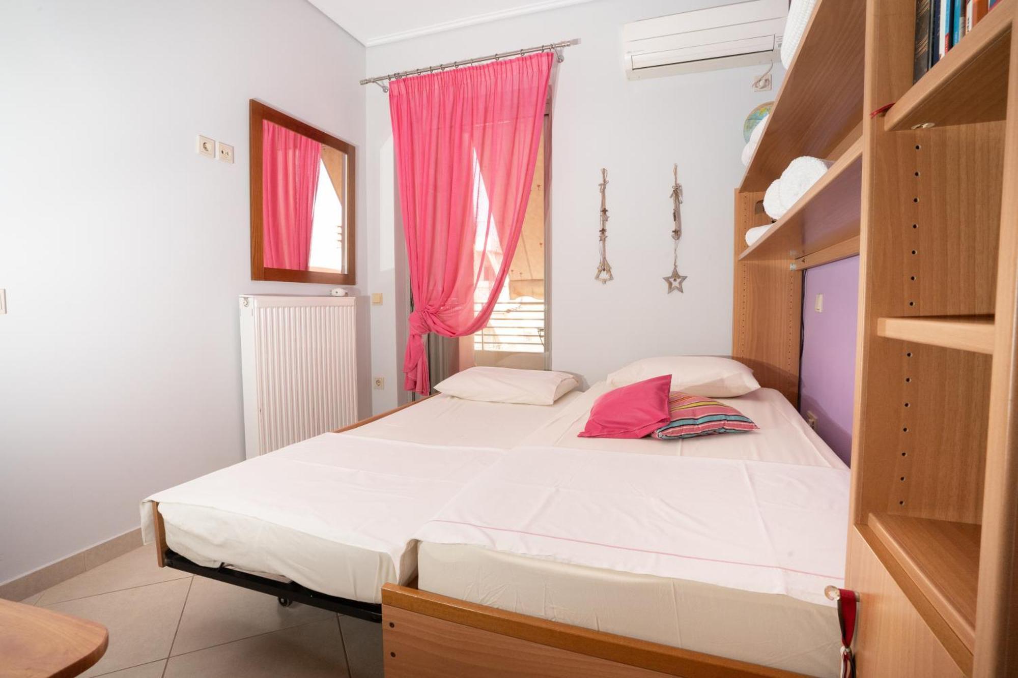 Maria'S Airport Apartment Коропион Екстериор снимка